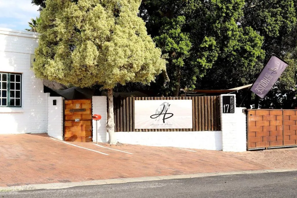 The street entrance at 17 Donaldson Street